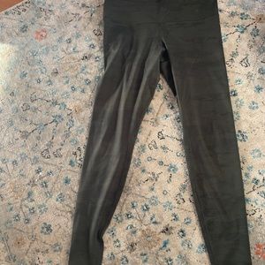 Lululemon camo wunder unders